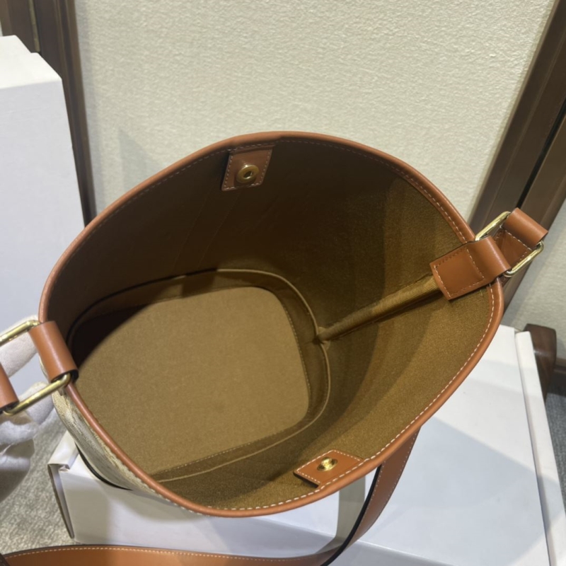 Ce1i*e bucket bags